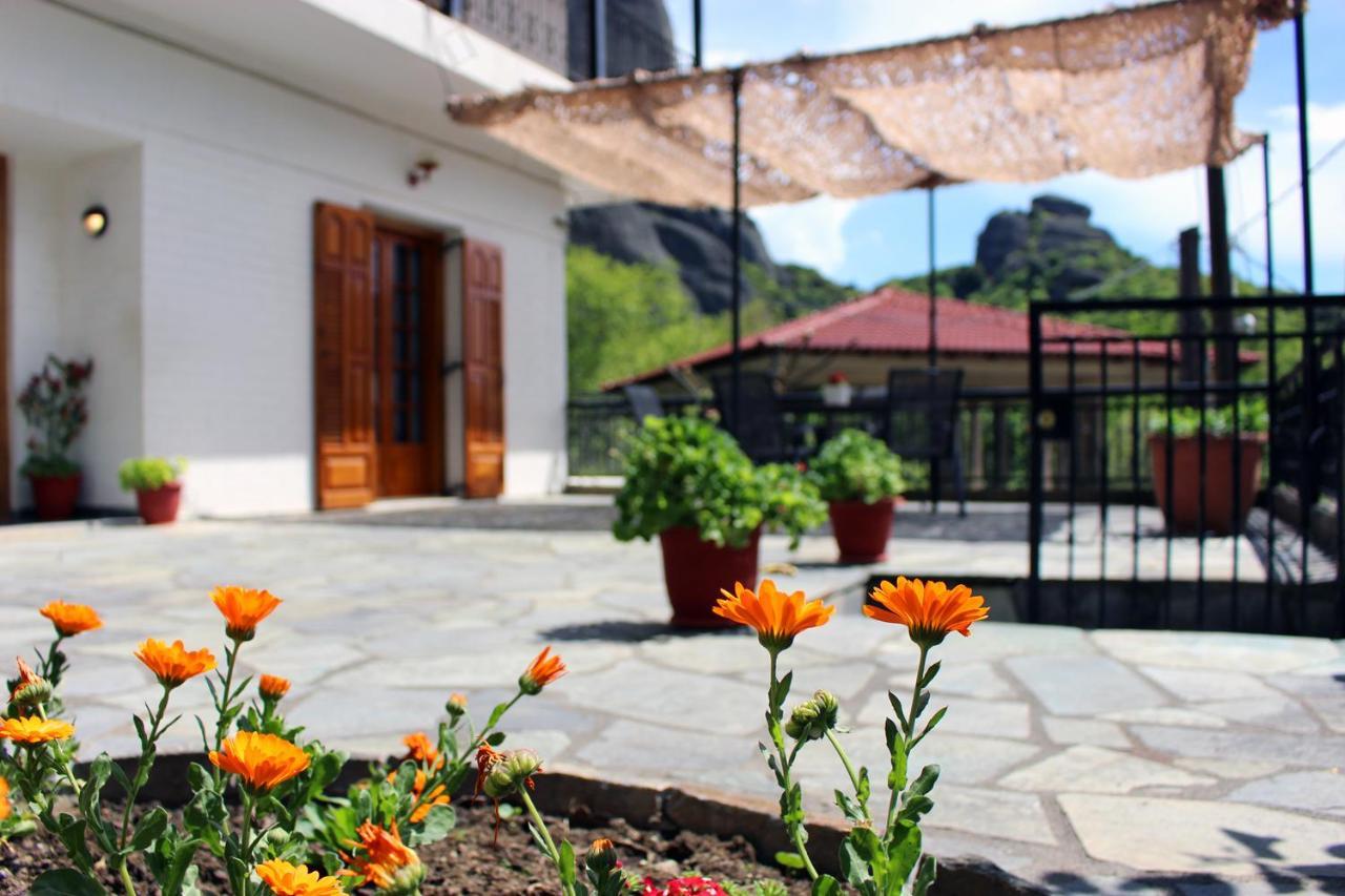 Homel Rocks -Elegant Apt 2Bd -Amazing Garden View Каламбака Екстер'єр фото